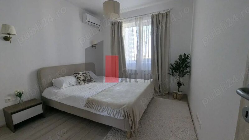 Uverturii, inchiriez apartament cu 2 camere + loc de parcare.
