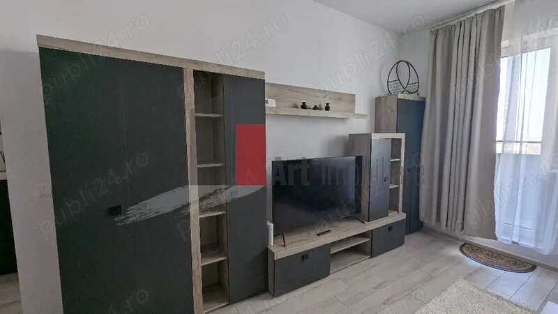 Uverturii, inchiriez apartament cu 2 camere + loc de parcare.