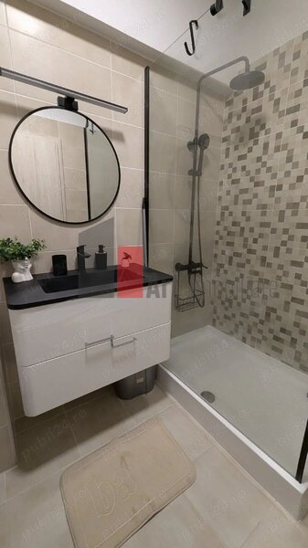 Uverturii, inchiriez apartament cu 2 camere + loc de parcare.